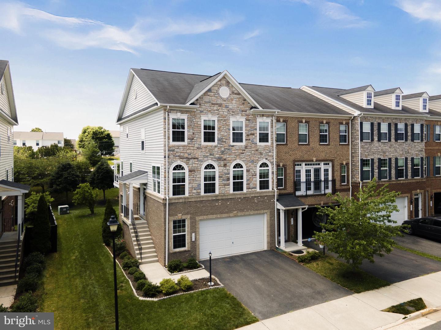 1543 KINNAIRD TER NE, LEESBURG, Virginia 20176, 4 Bedrooms Bedrooms, ,3 BathroomsBathrooms,Residential,For sale,1543 KINNAIRD TER NE,VALO2100864 MLS # VALO2100864