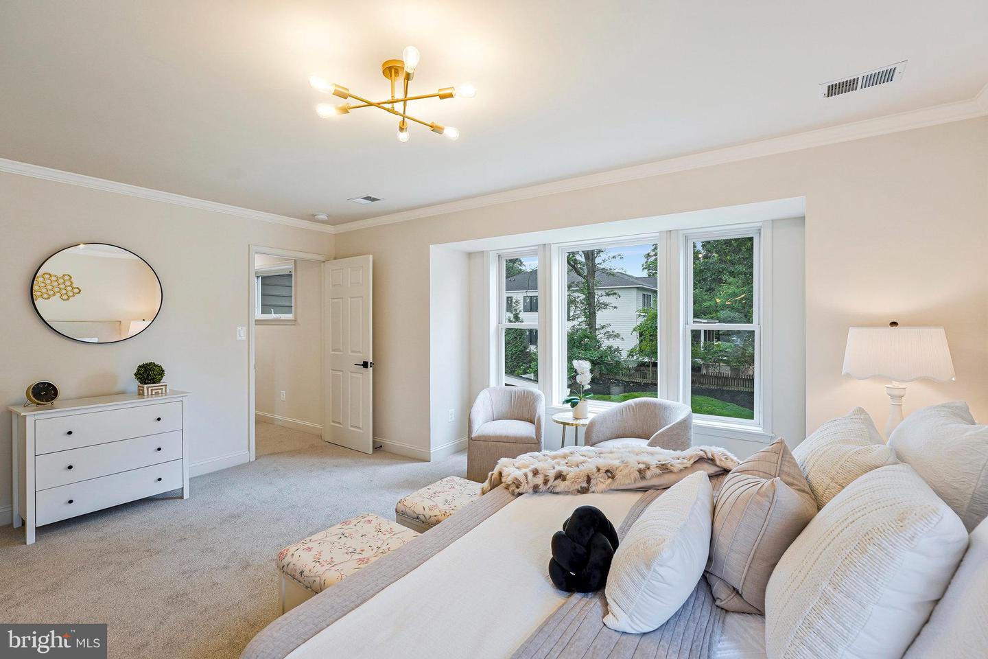 216 BATTLE ST SW, VIENNA, Virginia 22180, 4 Bedrooms Bedrooms, ,3 BathroomsBathrooms,Residential,For sale,216 BATTLE ST SW,VAFX2252900 MLS # VAFX2252900