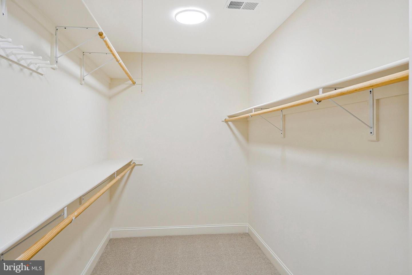 216 BATTLE ST SW, VIENNA, Virginia 22180, 4 Bedrooms Bedrooms, ,3 BathroomsBathrooms,Residential,For sale,216 BATTLE ST SW,VAFX2252900 MLS # VAFX2252900