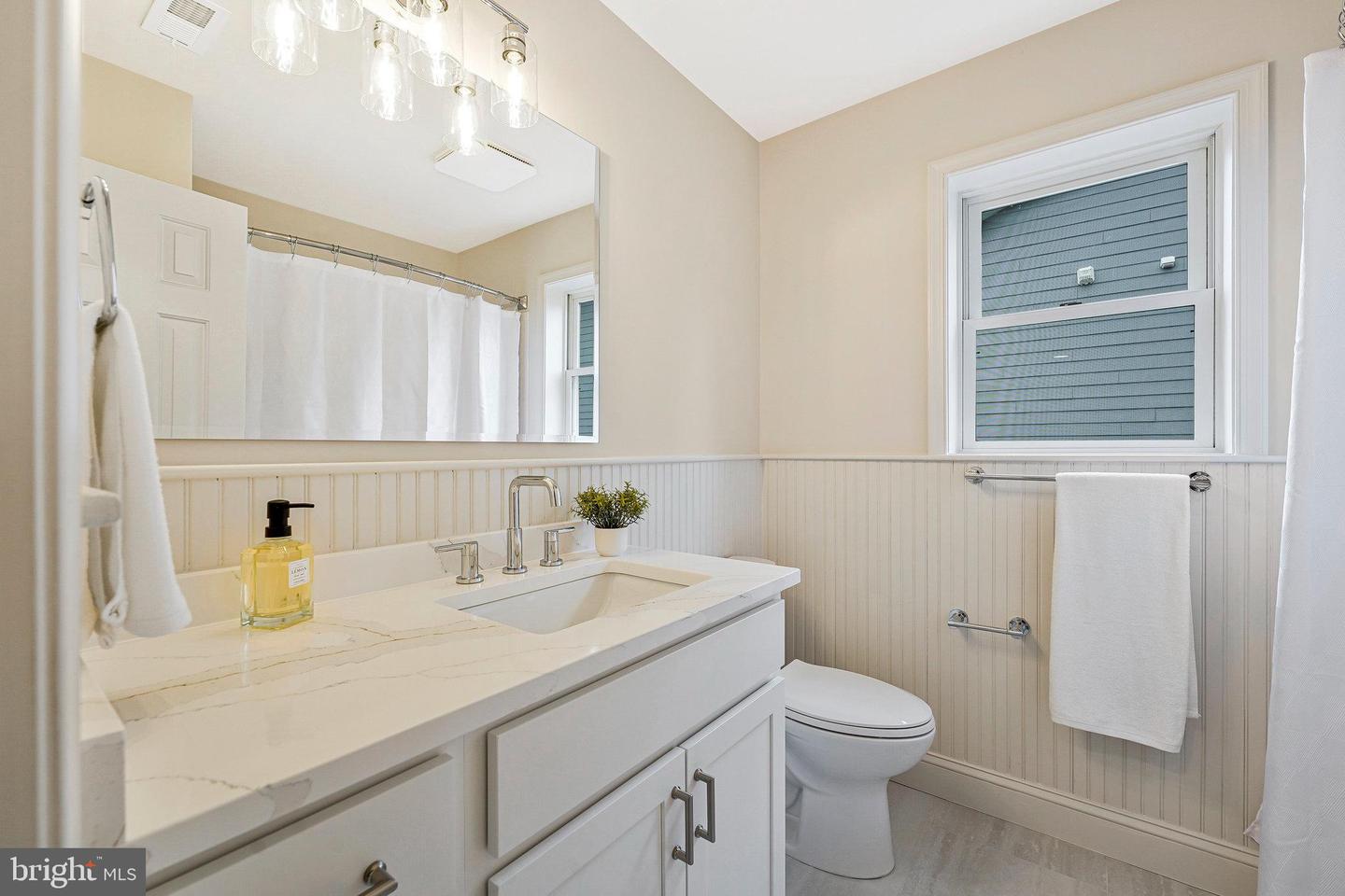 216 BATTLE ST SW, VIENNA, Virginia 22180, 4 Bedrooms Bedrooms, ,3 BathroomsBathrooms,Residential,For sale,216 BATTLE ST SW,VAFX2252900 MLS # VAFX2252900