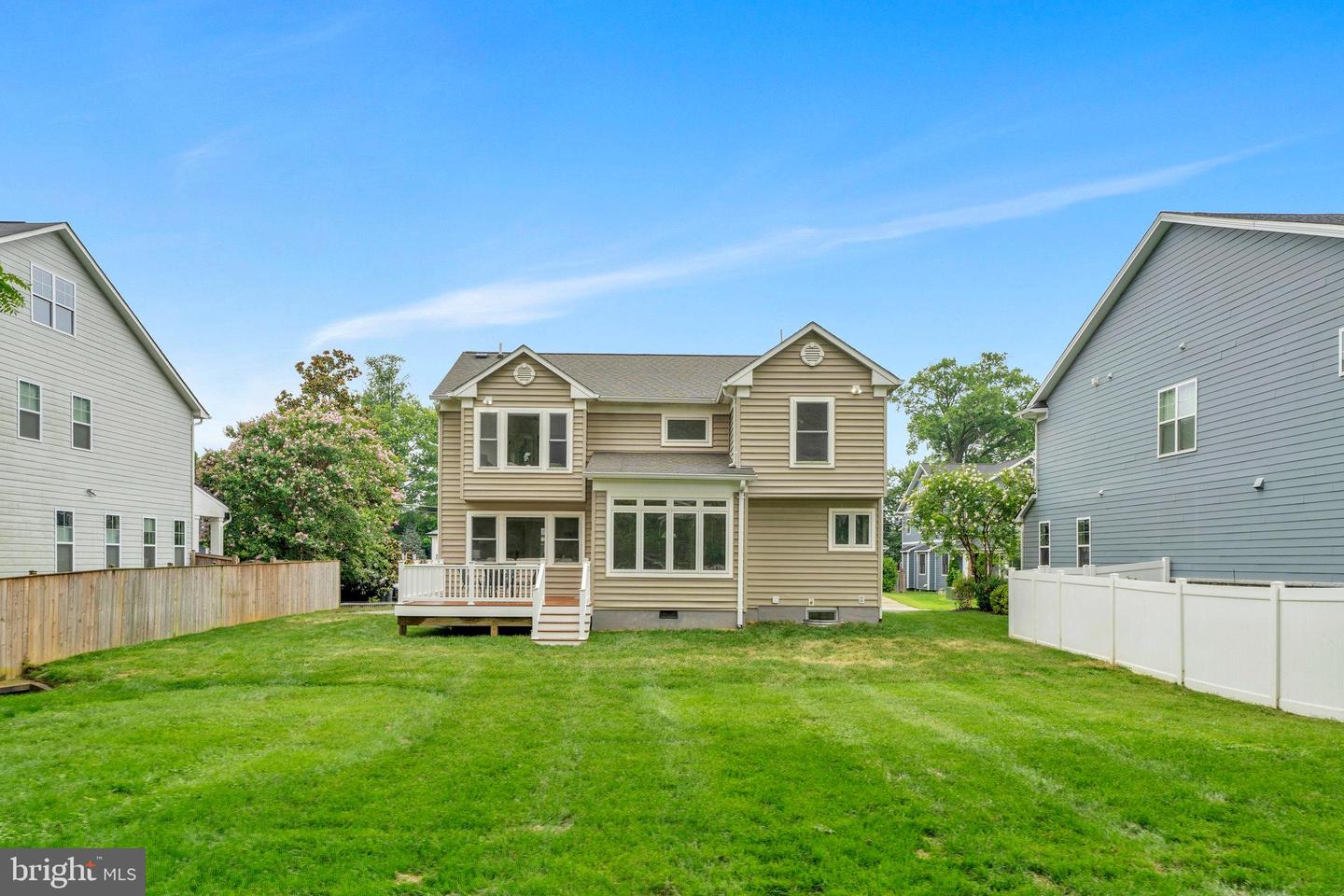 216 BATTLE ST SW, VIENNA, Virginia 22180, 4 Bedrooms Bedrooms, ,3 BathroomsBathrooms,Residential,For sale,216 BATTLE ST SW,VAFX2252900 MLS # VAFX2252900