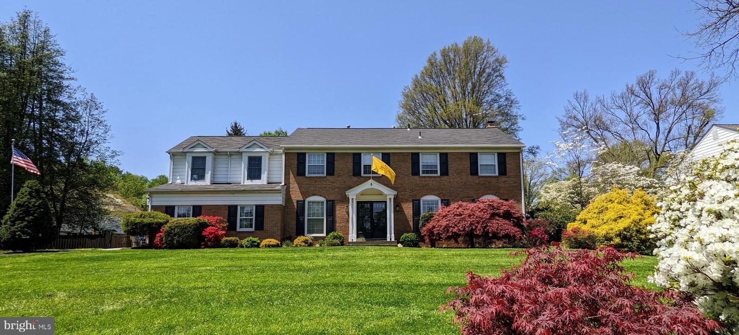 1006 KIMBERWICKE RD, MCLEAN, Virginia 22102, 5 Bedrooms Bedrooms, ,4 BathroomsBathrooms,Residential,For sale,1006 KIMBERWICKE RD,VAFX2252908 MLS # VAFX2252908