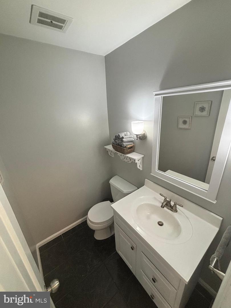 1006 KIMBERWICKE RD, MCLEAN, Virginia 22102, 5 Bedrooms Bedrooms, ,4 BathroomsBathrooms,Residential,For sale,1006 KIMBERWICKE RD,VAFX2252908 MLS # VAFX2252908
