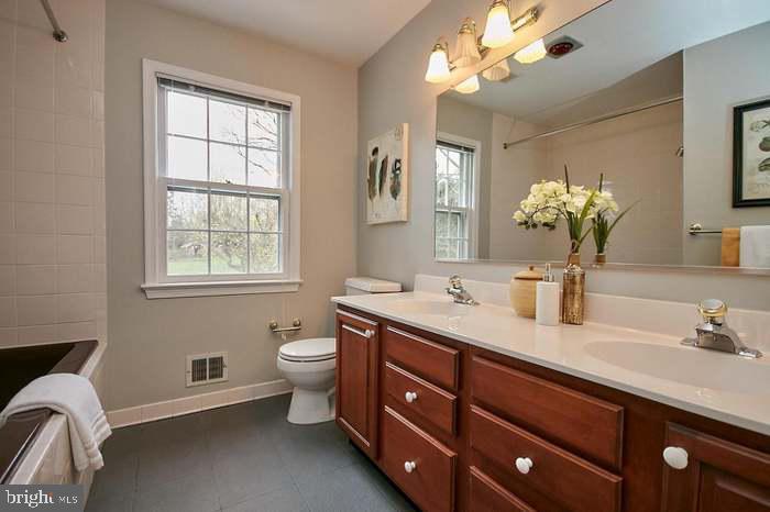 1006 KIMBERWICKE RD, MCLEAN, Virginia 22102, 5 Bedrooms Bedrooms, ,4 BathroomsBathrooms,Residential,For sale,1006 KIMBERWICKE RD,VAFX2252908 MLS # VAFX2252908