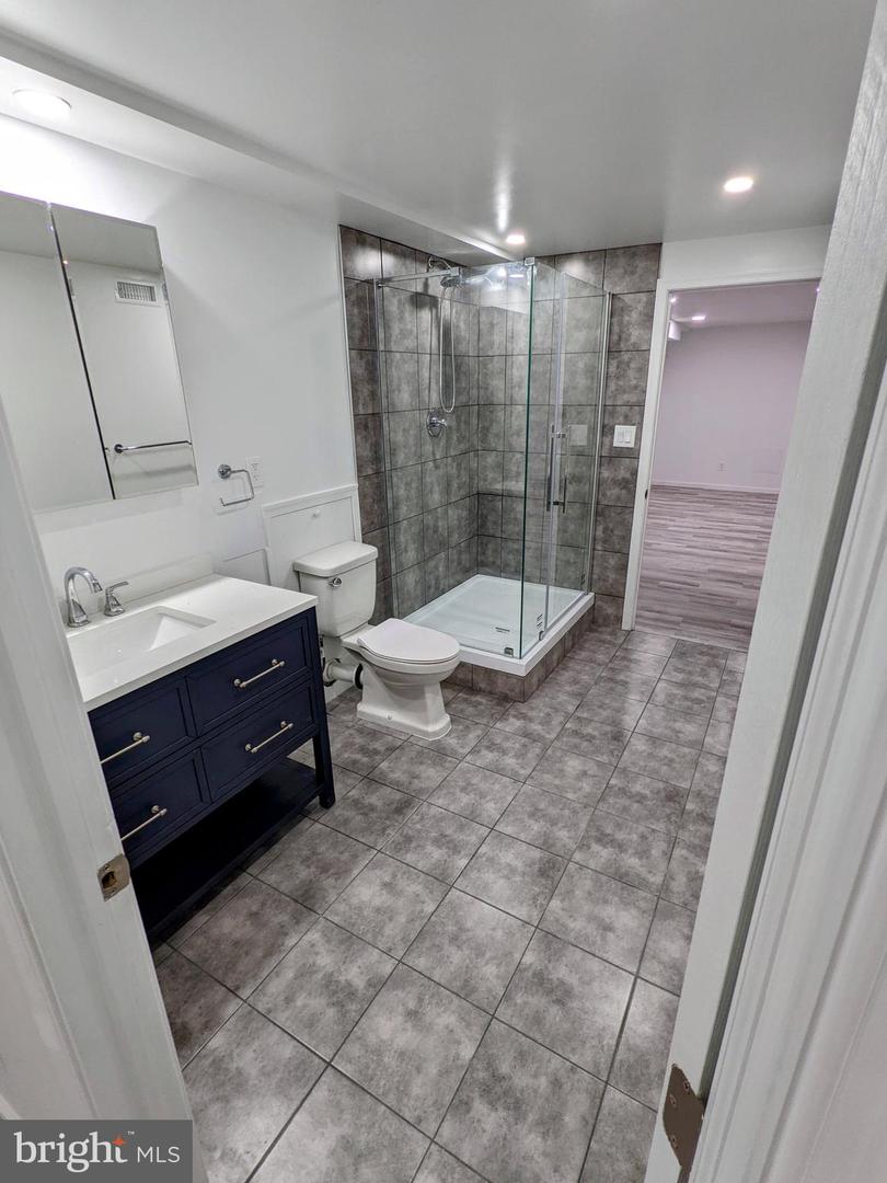 1006 KIMBERWICKE RD, MCLEAN, Virginia 22102, 5 Bedrooms Bedrooms, ,4 BathroomsBathrooms,Residential,For sale,1006 KIMBERWICKE RD,VAFX2252908 MLS # VAFX2252908