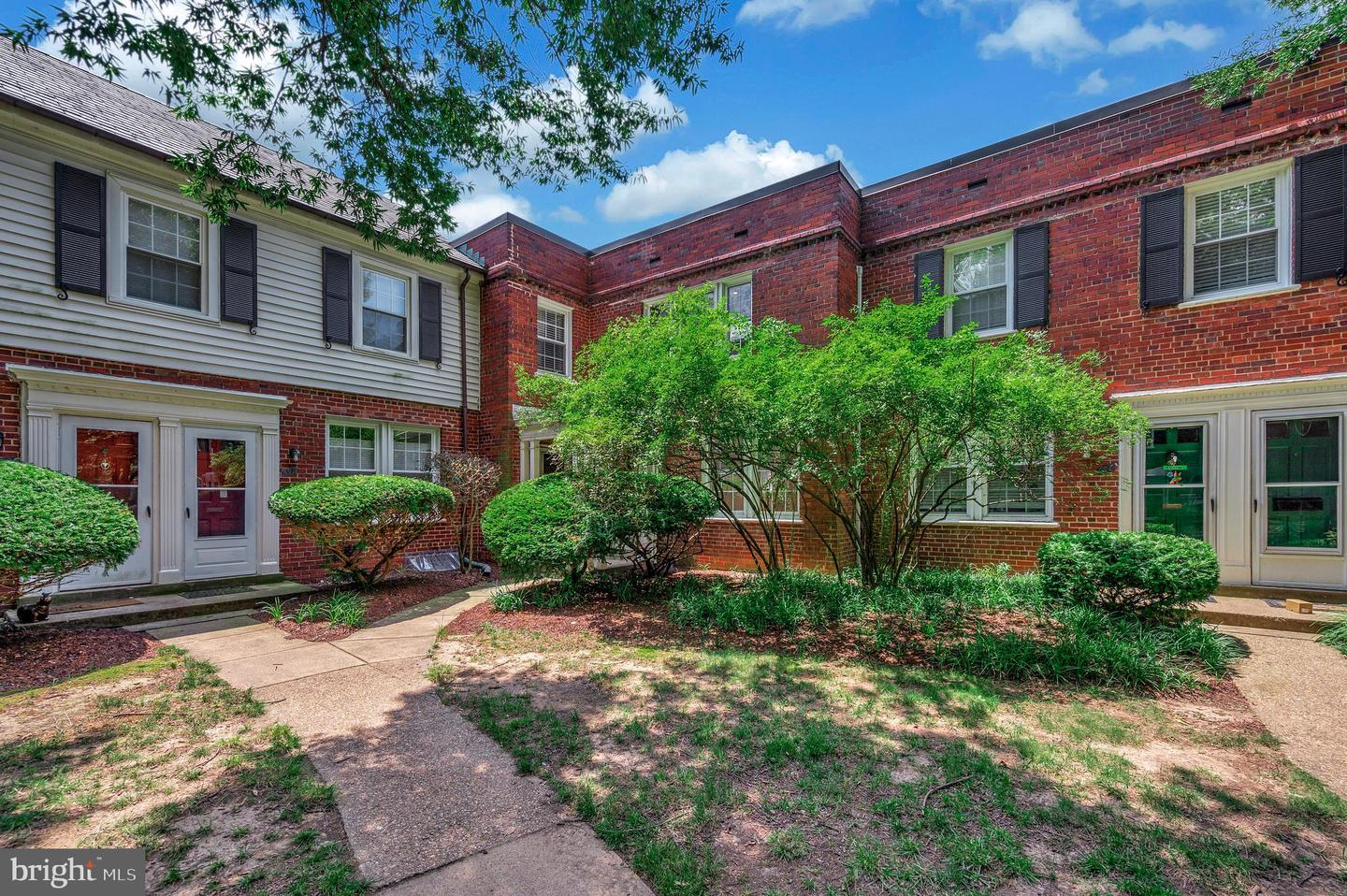 2600 16TH ST S #696, ARLINGTON, Virginia 22204, 2 Bedrooms Bedrooms, ,1 BathroomBathrooms,Residential,For sale,2600 16TH ST S #696,VAAR2060080 MLS # VAAR2060080