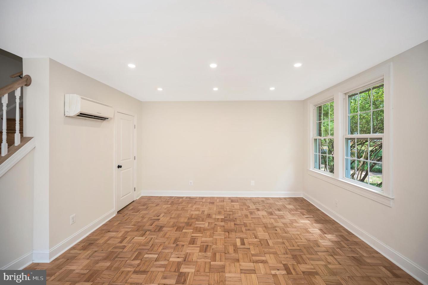 2600 16TH ST S #696, ARLINGTON, Virginia 22204, 2 Bedrooms Bedrooms, ,1 BathroomBathrooms,Residential,For sale,2600 16TH ST S #696,VAAR2060080 MLS # VAAR2060080