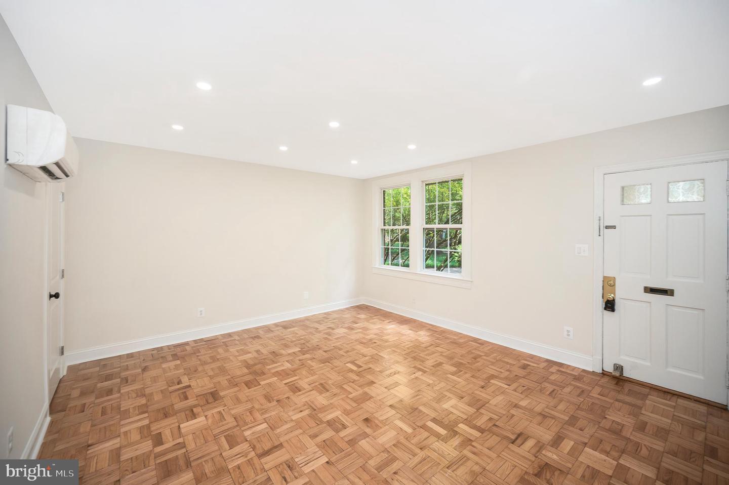2600 16TH ST S #696, ARLINGTON, Virginia 22204, 2 Bedrooms Bedrooms, ,1 BathroomBathrooms,Residential,For sale,2600 16TH ST S #696,VAAR2060080 MLS # VAAR2060080