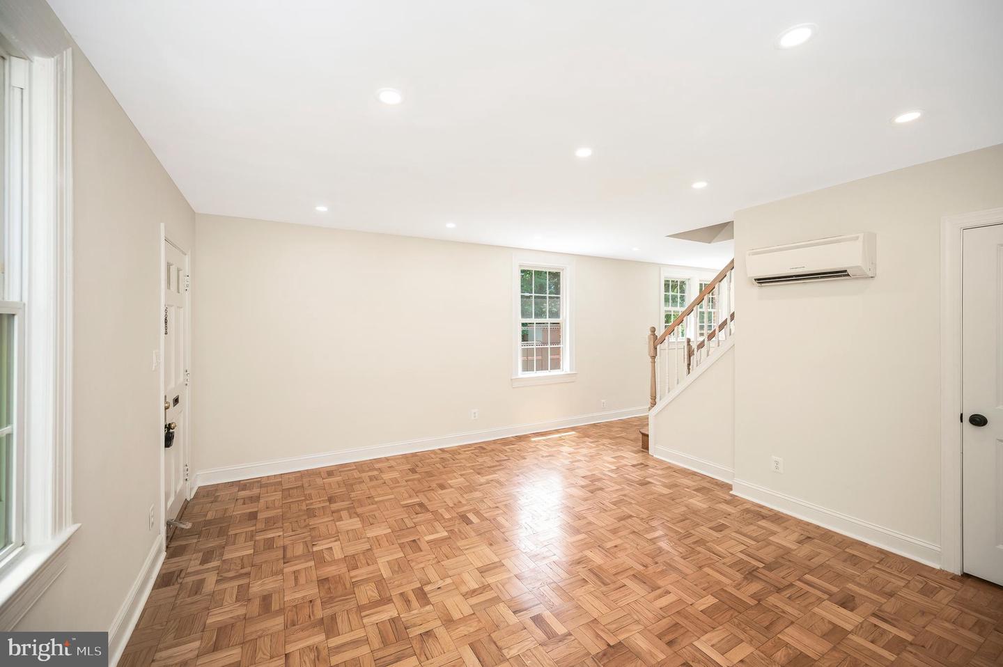 2600 16TH ST S #696, ARLINGTON, Virginia 22204, 2 Bedrooms Bedrooms, ,1 BathroomBathrooms,Residential,For sale,2600 16TH ST S #696,VAAR2060080 MLS # VAAR2060080