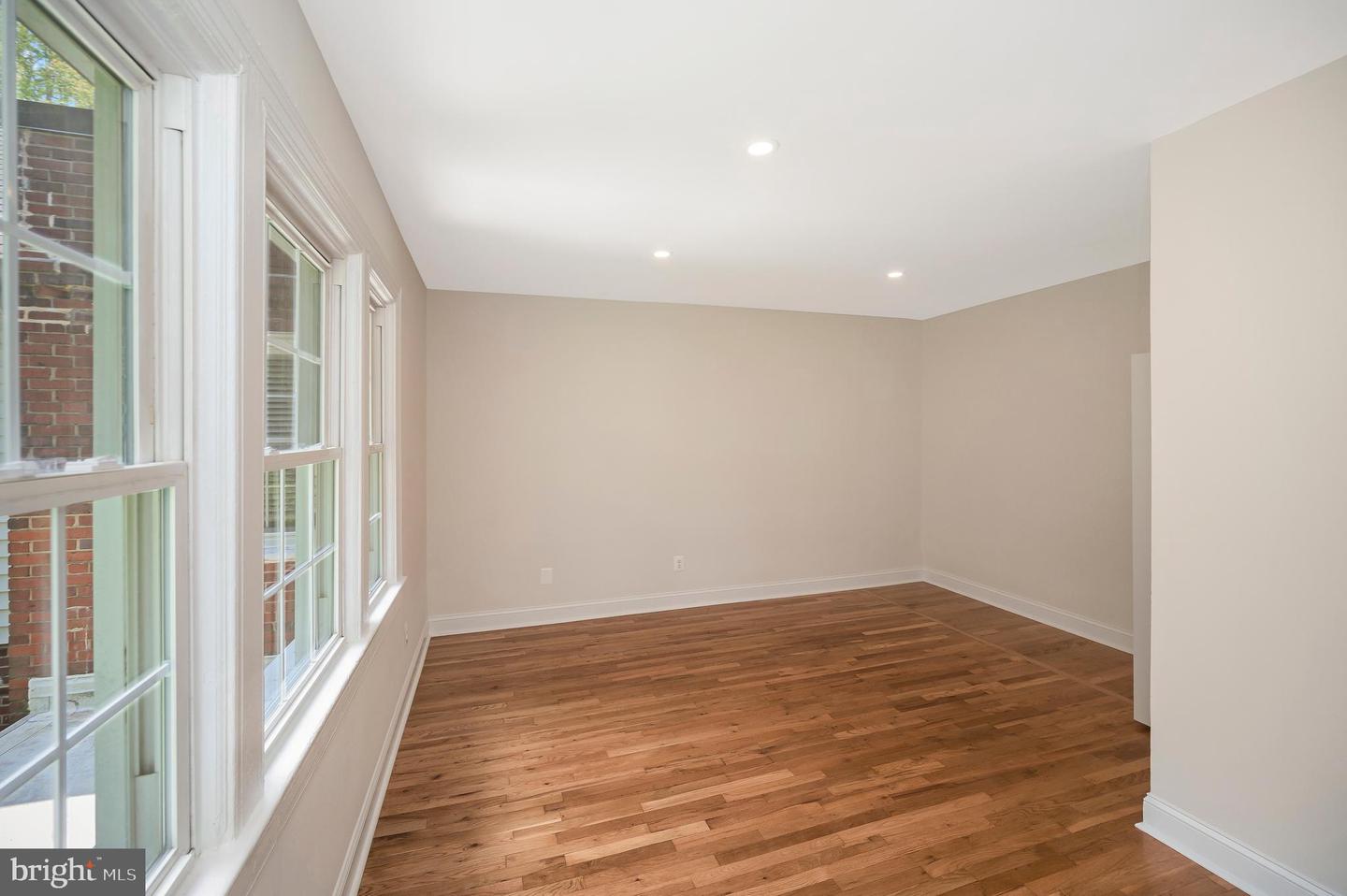 2600 16TH ST S #696, ARLINGTON, Virginia 22204, 2 Bedrooms Bedrooms, ,1 BathroomBathrooms,Residential,For sale,2600 16TH ST S #696,VAAR2060080 MLS # VAAR2060080
