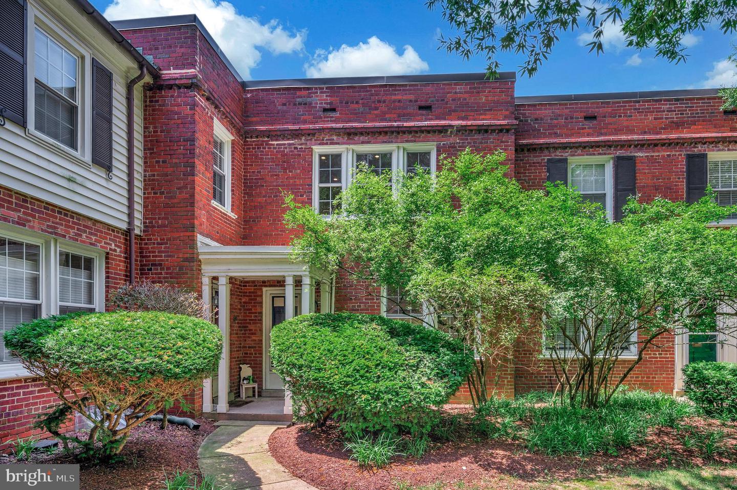 2600 16TH ST S #696, ARLINGTON, Virginia 22204, 2 Bedrooms Bedrooms, ,1 BathroomBathrooms,Residential,For sale,2600 16TH ST S #696,VAAR2060080 MLS # VAAR2060080