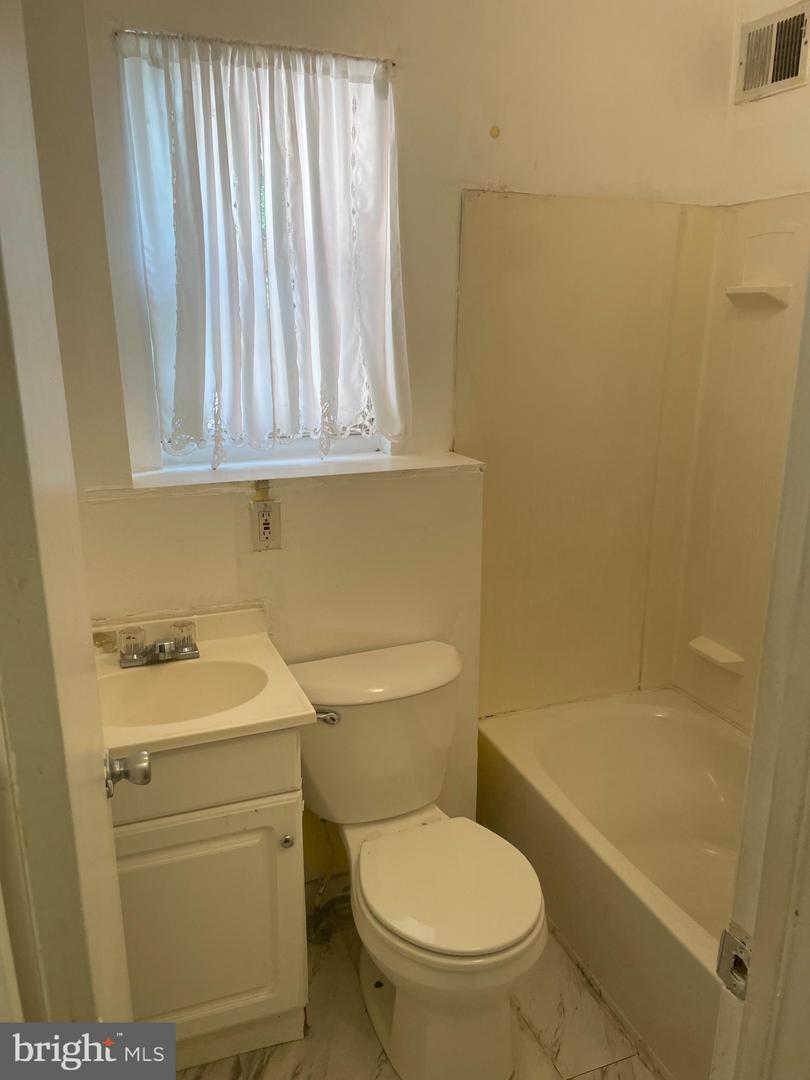 537 42ND ST NE, WASHINGTON, District Of Columbia 20019, 3 Bedrooms Bedrooms, ,3 BathroomsBathrooms,Residential,For sale,537 42ND ST NE,DCDC2208652 MLS # DCDC2208652