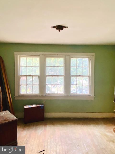 1733 L ST NE, WASHINGTON, District Of Columbia 20002, 2 Bedrooms Bedrooms, ,1 BathroomBathrooms,Residential,For sale,1733 L ST NE,DCDC2208654 MLS # DCDC2208654