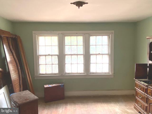 1733 L ST NE, WASHINGTON, District Of Columbia 20002, 2 Bedrooms Bedrooms, ,1 BathroomBathrooms,Residential,For sale,1733 L ST NE,DCDC2208654 MLS # DCDC2208654