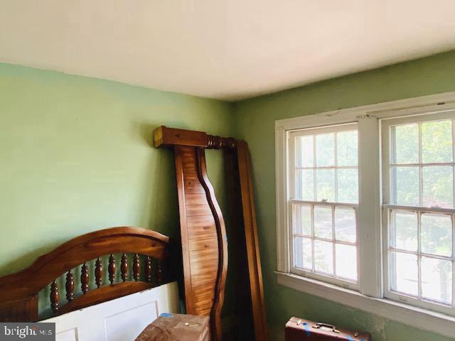 1733 L ST NE, WASHINGTON, District Of Columbia 20002, 2 Bedrooms Bedrooms, ,1 BathroomBathrooms,Residential,For sale,1733 L ST NE,DCDC2208654 MLS # DCDC2208654