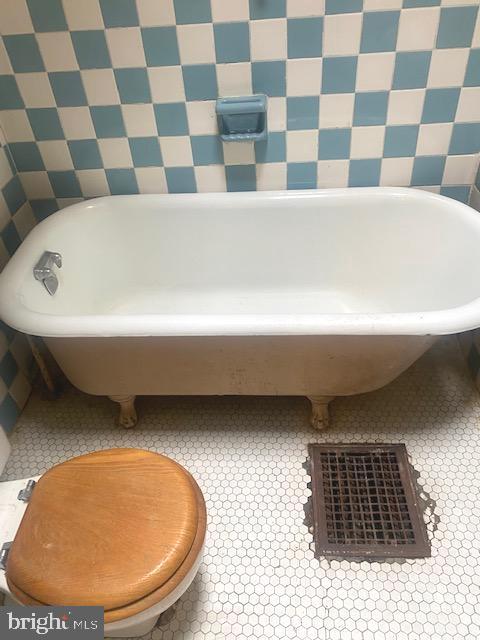 1733 L ST NE, WASHINGTON, District Of Columbia 20002, 2 Bedrooms Bedrooms, ,1 BathroomBathrooms,Residential,For sale,1733 L ST NE,DCDC2208654 MLS # DCDC2208654