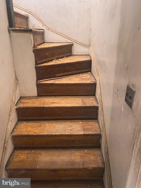 1733 L ST NE, WASHINGTON, District Of Columbia 20002, 2 Bedrooms Bedrooms, ,1 BathroomBathrooms,Residential,For sale,1733 L ST NE,DCDC2208654 MLS # DCDC2208654