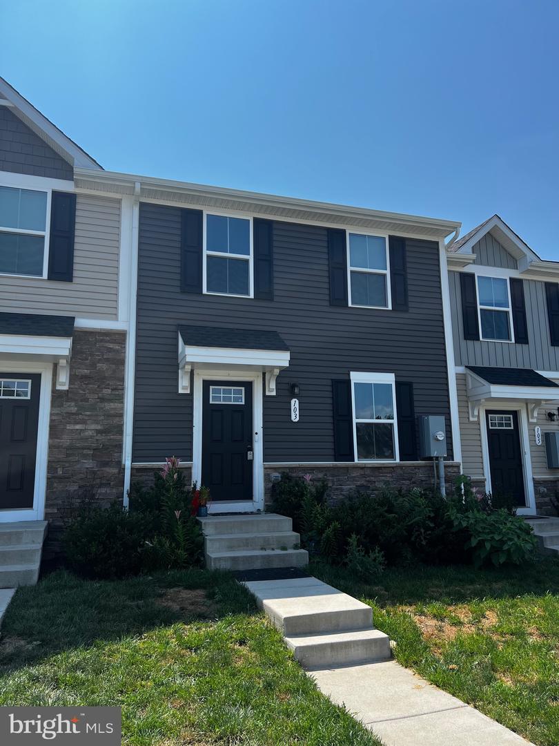 103 WILLIAMS ST, STRASBURG, Virginia 22657, 3 Bedrooms Bedrooms, ,2 BathroomsBathrooms,Residential,For sale,103 WILLIAMS ST,VASH2011886 MLS # VASH2011886