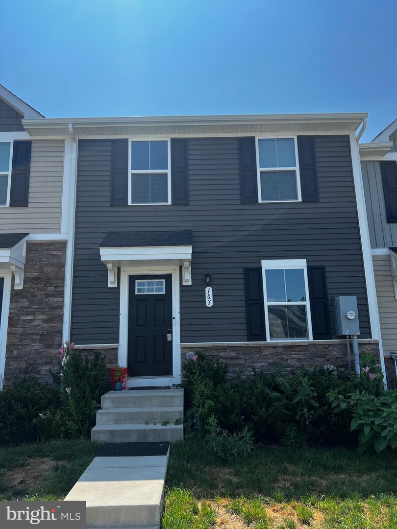 103 WILLIAMS ST, STRASBURG, Virginia 22657, 3 Bedrooms Bedrooms, ,2 BathroomsBathrooms,Residential,For sale,103 WILLIAMS ST,VASH2011886 MLS # VASH2011886