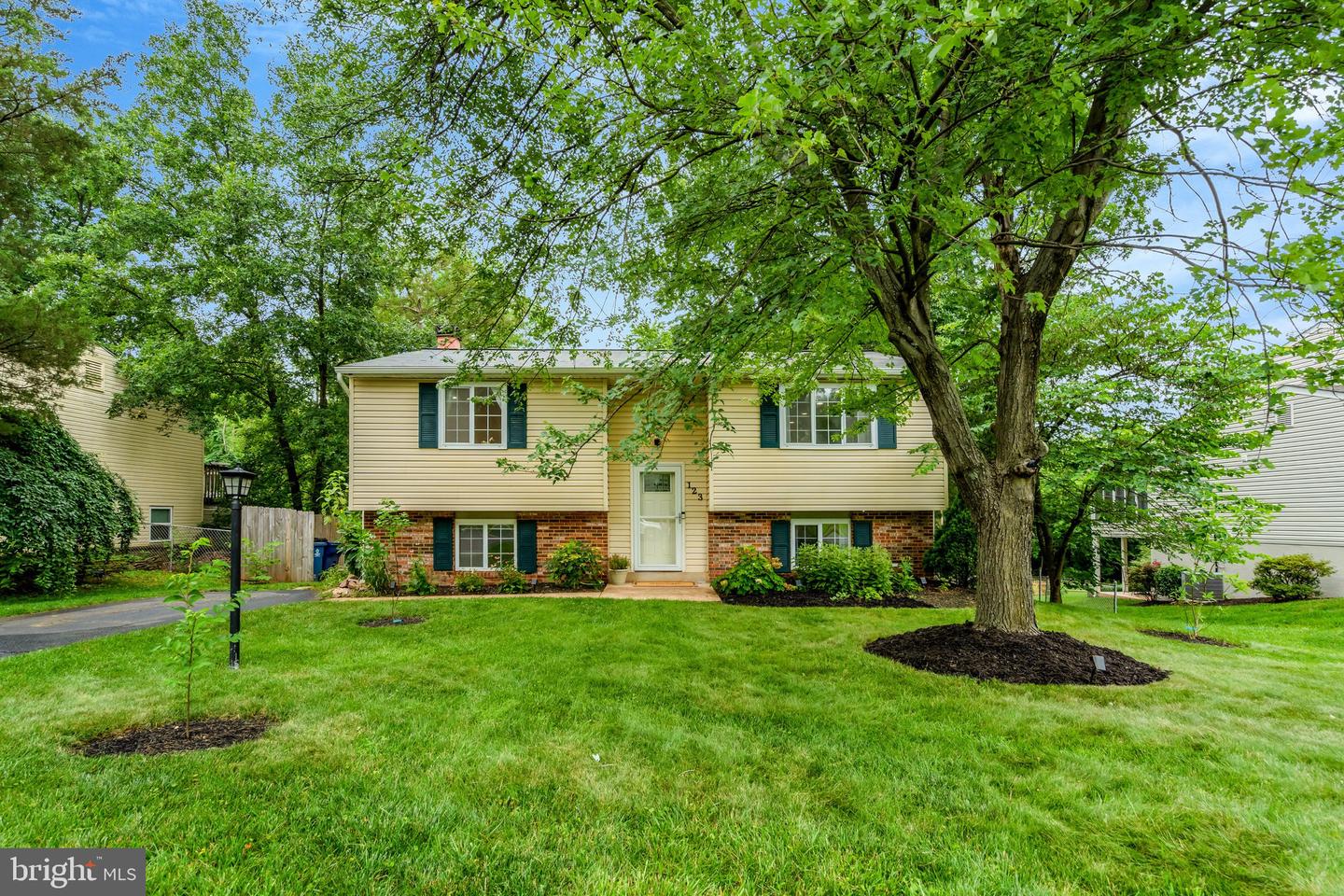123 MAGNOLIA RD, STERLING, Virginia 20164, 3 Bedrooms Bedrooms, ,2 BathroomsBathrooms,Residential,For sale,123 MAGNOLIA RD,VALO2100928 MLS # VALO2100928