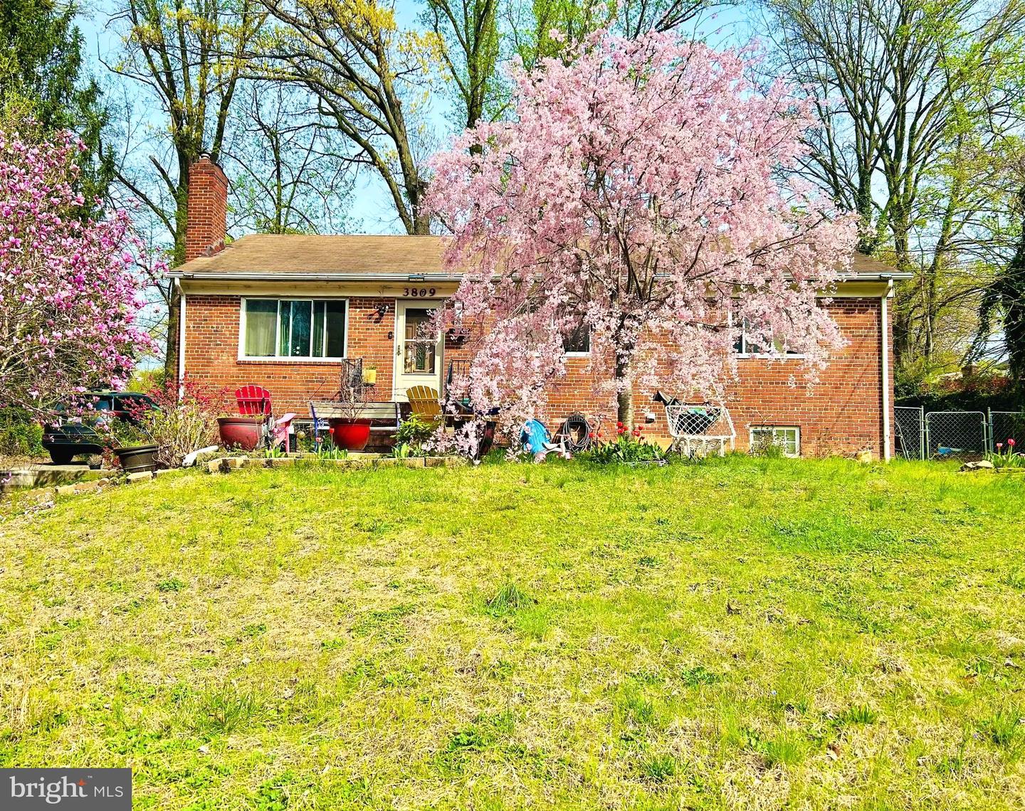 3809 LARCHMONT DR, ANNANDALE, Virginia 22003, 3 Bedrooms Bedrooms, ,2 BathroomsBathrooms,Residential,For sale,3809 LARCHMONT DR,VAFX2252870 MLS # VAFX2252870