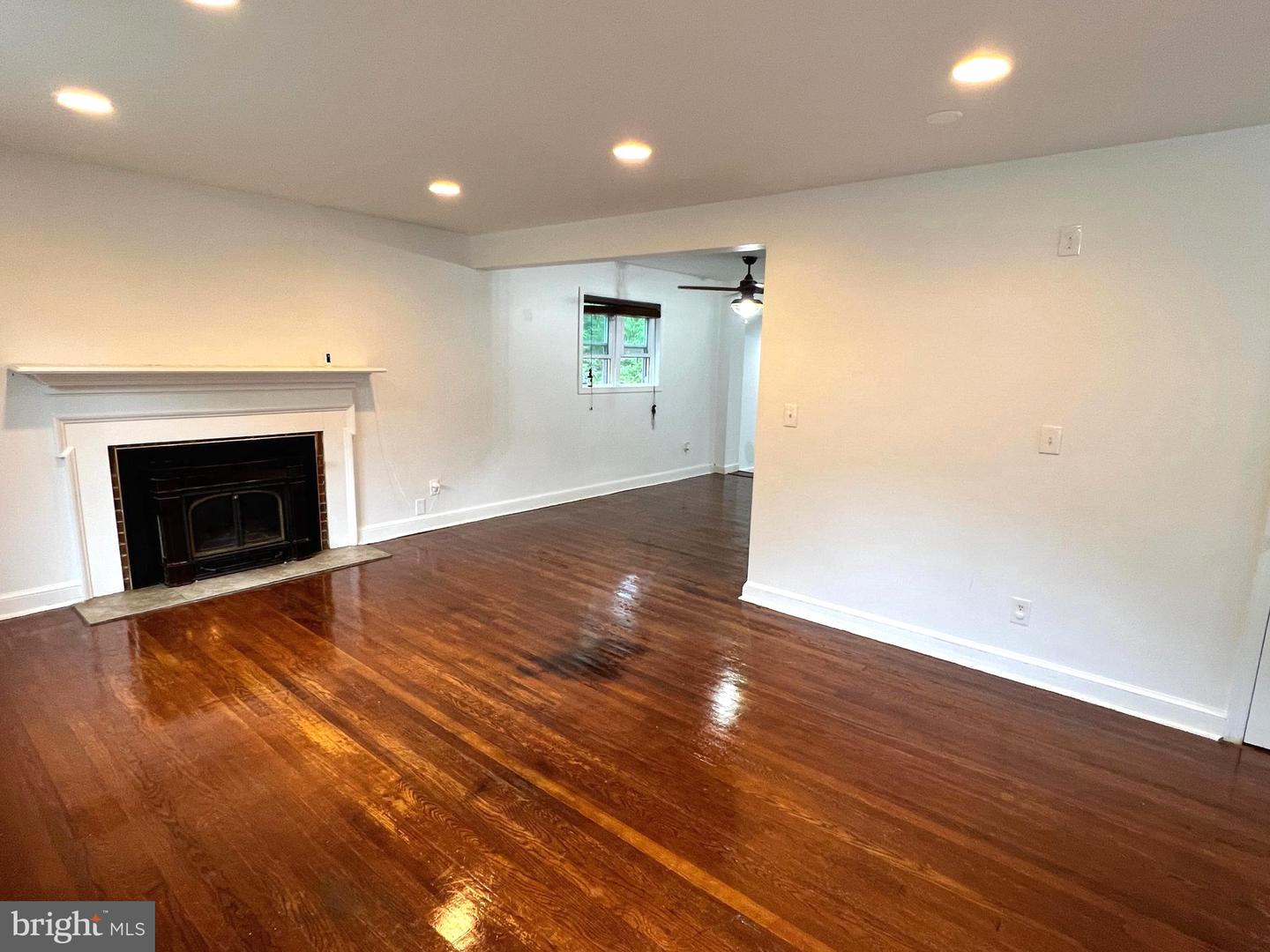 3809 LARCHMONT DR, ANNANDALE, Virginia 22003, 3 Bedrooms Bedrooms, ,2 BathroomsBathrooms,Residential,For sale,3809 LARCHMONT DR,VAFX2252870 MLS # VAFX2252870