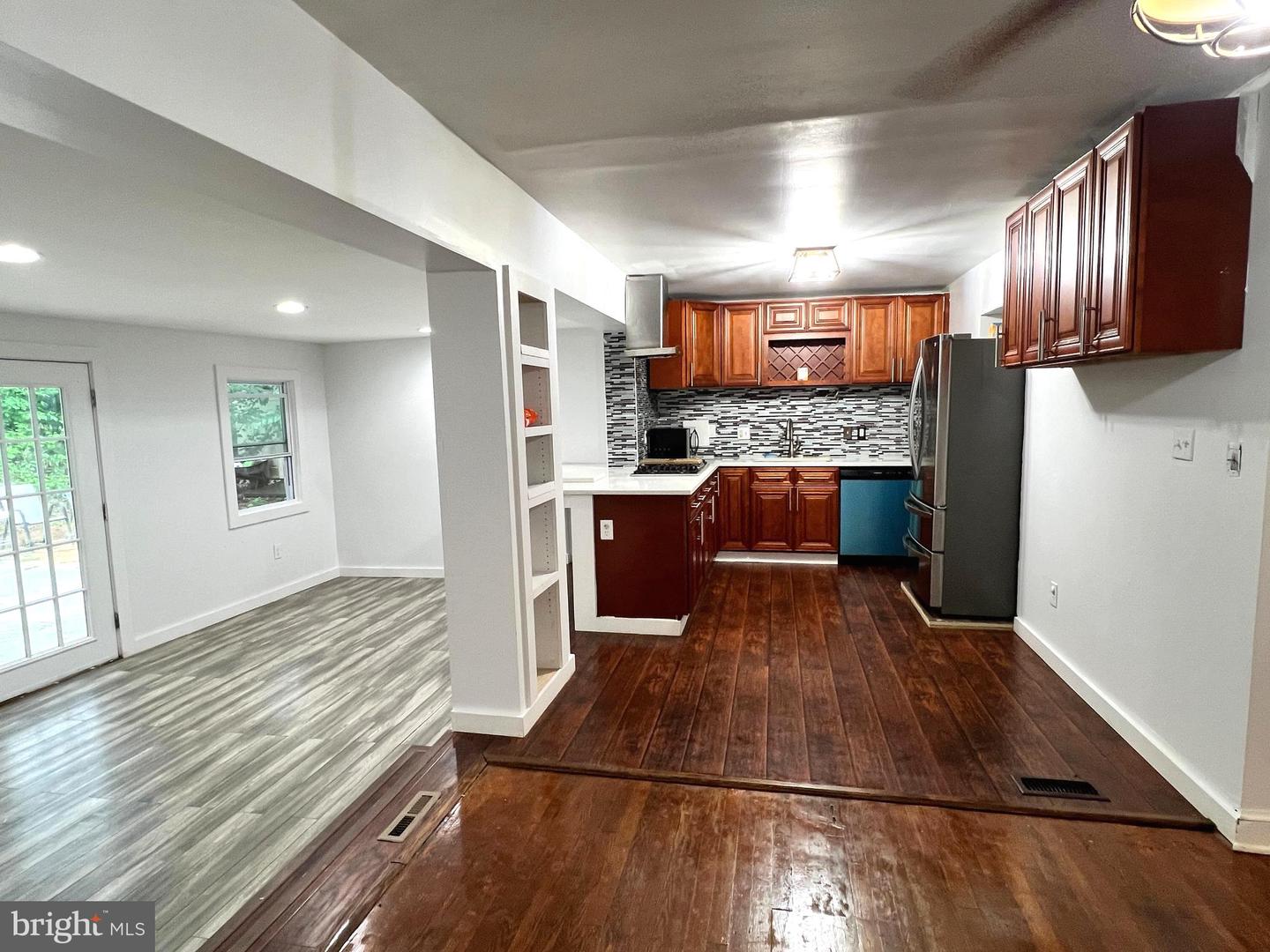 3809 LARCHMONT DR, ANNANDALE, Virginia 22003, 3 Bedrooms Bedrooms, ,2 BathroomsBathrooms,Residential,For sale,3809 LARCHMONT DR,VAFX2252870 MLS # VAFX2252870