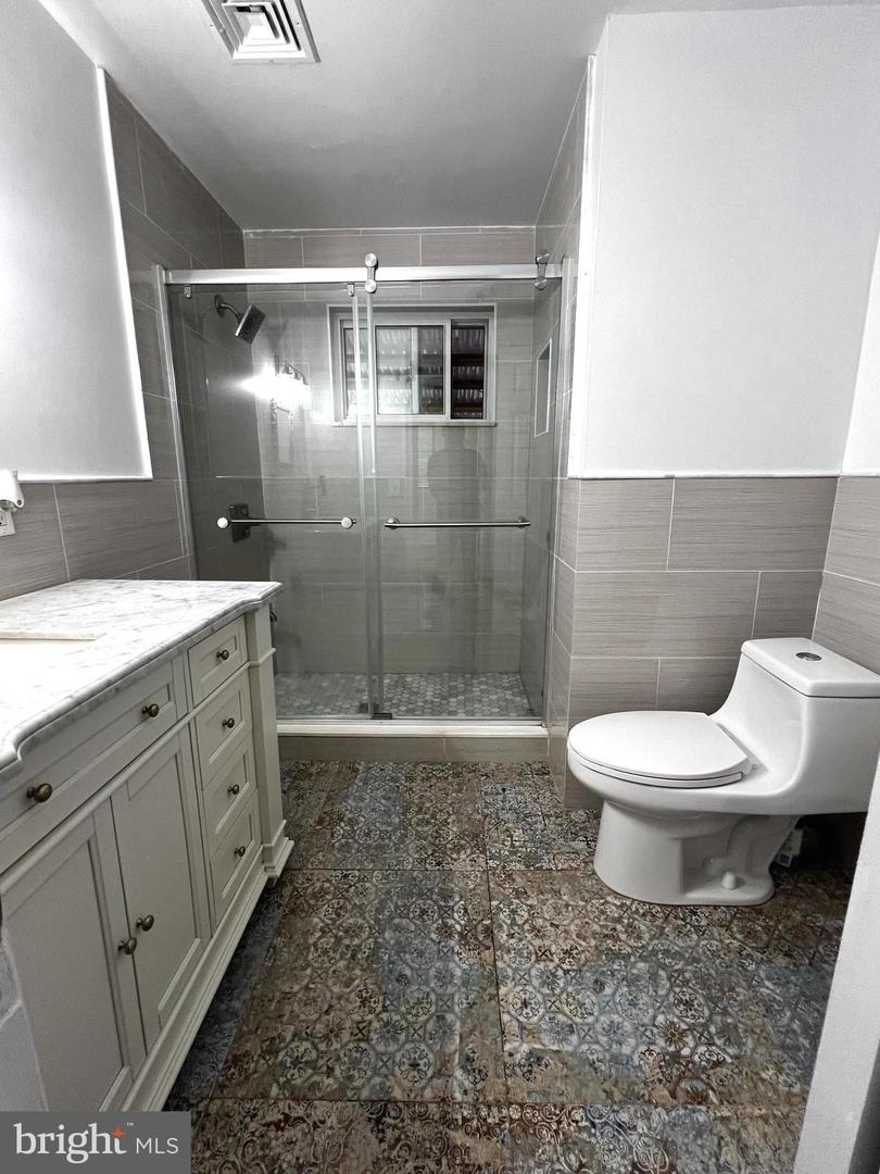 3809 LARCHMONT DR, ANNANDALE, Virginia 22003, 3 Bedrooms Bedrooms, ,2 BathroomsBathrooms,Residential,For sale,3809 LARCHMONT DR,VAFX2252870 MLS # VAFX2252870