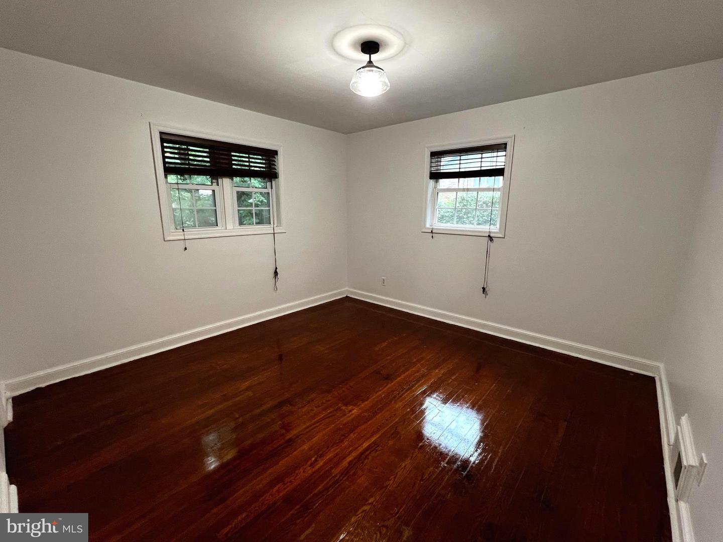 3809 LARCHMONT DR, ANNANDALE, Virginia 22003, 3 Bedrooms Bedrooms, ,2 BathroomsBathrooms,Residential,For sale,3809 LARCHMONT DR,VAFX2252870 MLS # VAFX2252870