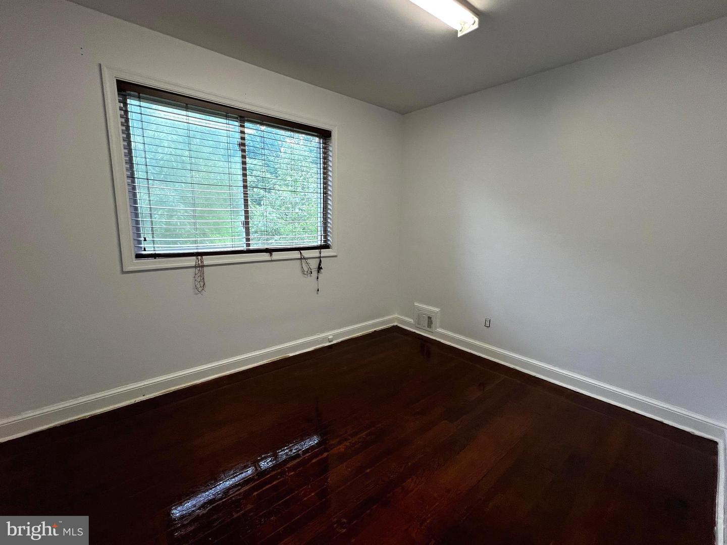 3809 LARCHMONT DR, ANNANDALE, Virginia 22003, 3 Bedrooms Bedrooms, ,2 BathroomsBathrooms,Residential,For sale,3809 LARCHMONT DR,VAFX2252870 MLS # VAFX2252870