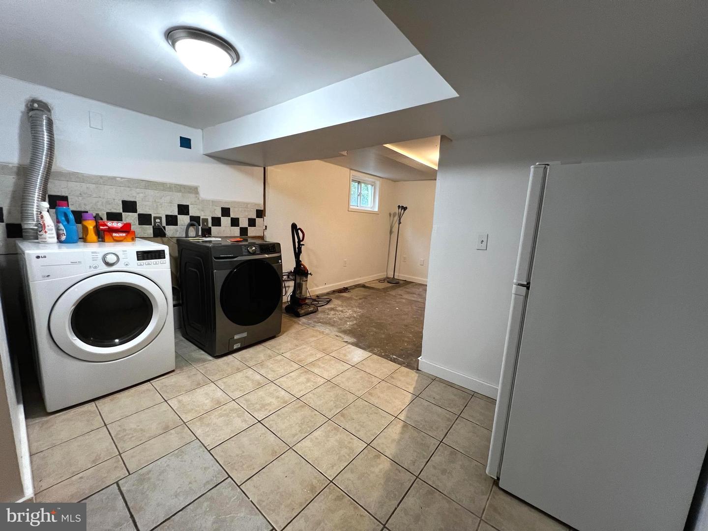 3809 LARCHMONT DR, ANNANDALE, Virginia 22003, 3 Bedrooms Bedrooms, ,2 BathroomsBathrooms,Residential,For sale,3809 LARCHMONT DR,VAFX2252870 MLS # VAFX2252870