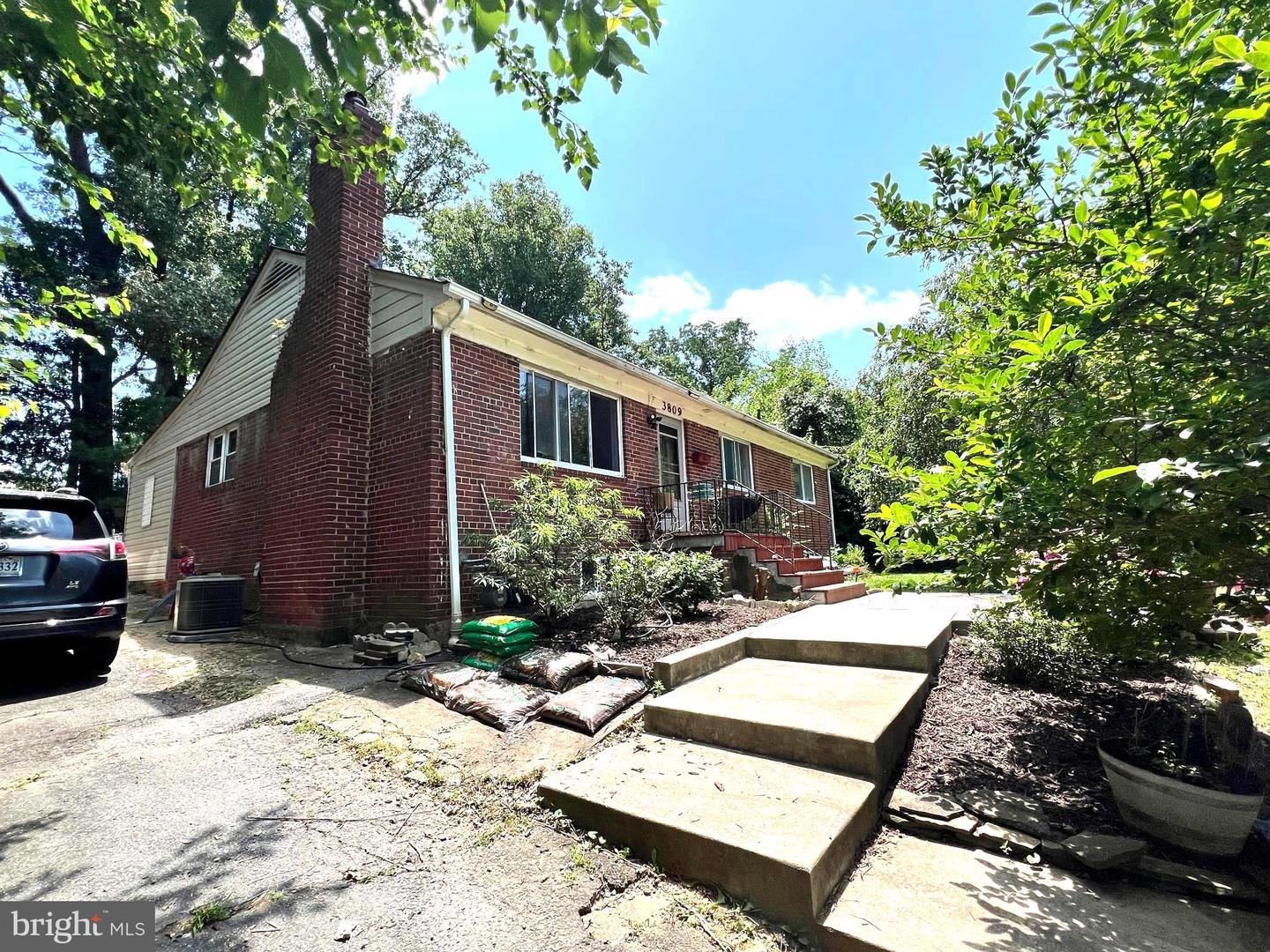 3809 LARCHMONT DR, ANNANDALE, Virginia 22003, 3 Bedrooms Bedrooms, ,2 BathroomsBathrooms,Residential,For sale,3809 LARCHMONT DR,VAFX2252870 MLS # VAFX2252870