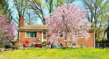 3809 LARCHMONT DR, ANNANDALE, Virginia 22003, 3 Bedrooms Bedrooms, ,2 BathroomsBathrooms,Residential,For sale,3809 LARCHMONT DR,VAFX2252870 MLS # VAFX2252870