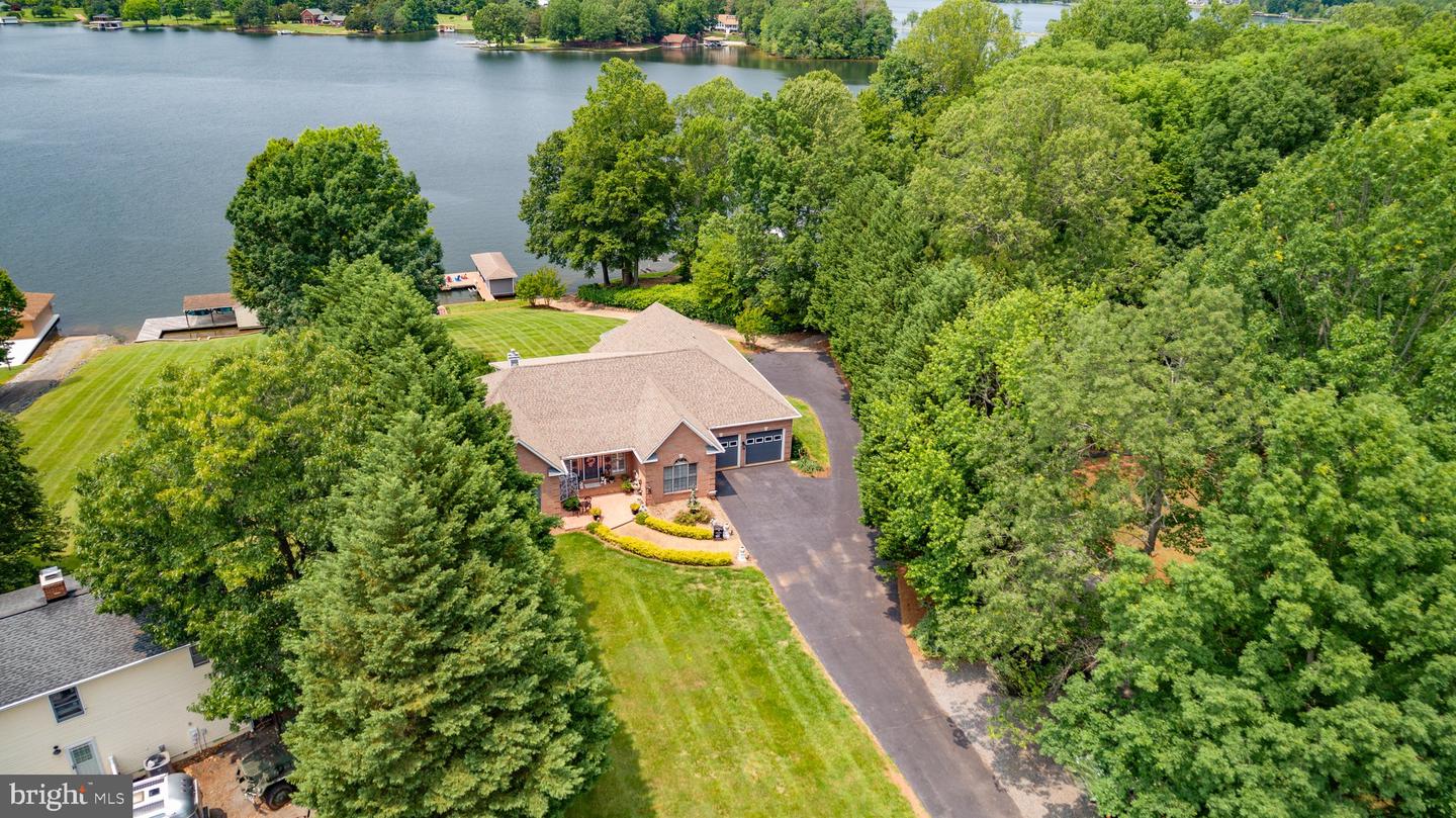 565 BUSBEES POINT RD, BUMPASS, Virginia 23024, 5 Bedrooms Bedrooms, 15 Rooms Rooms,3 BathroomsBathrooms,Residential,For sale,565 BUSBEES POINT RD,VALA2007950 MLS # VALA2007950