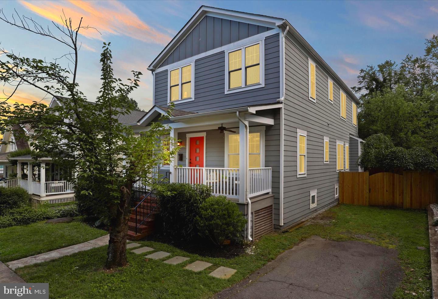 22 W DEL RAY AVE, ALEXANDRIA, Virginia 22301, 4 Bedrooms Bedrooms, ,3 BathroomsBathrooms,Residential,For sale,22 W DEL RAY AVE,VAAX2046816 MLS # VAAX2046816