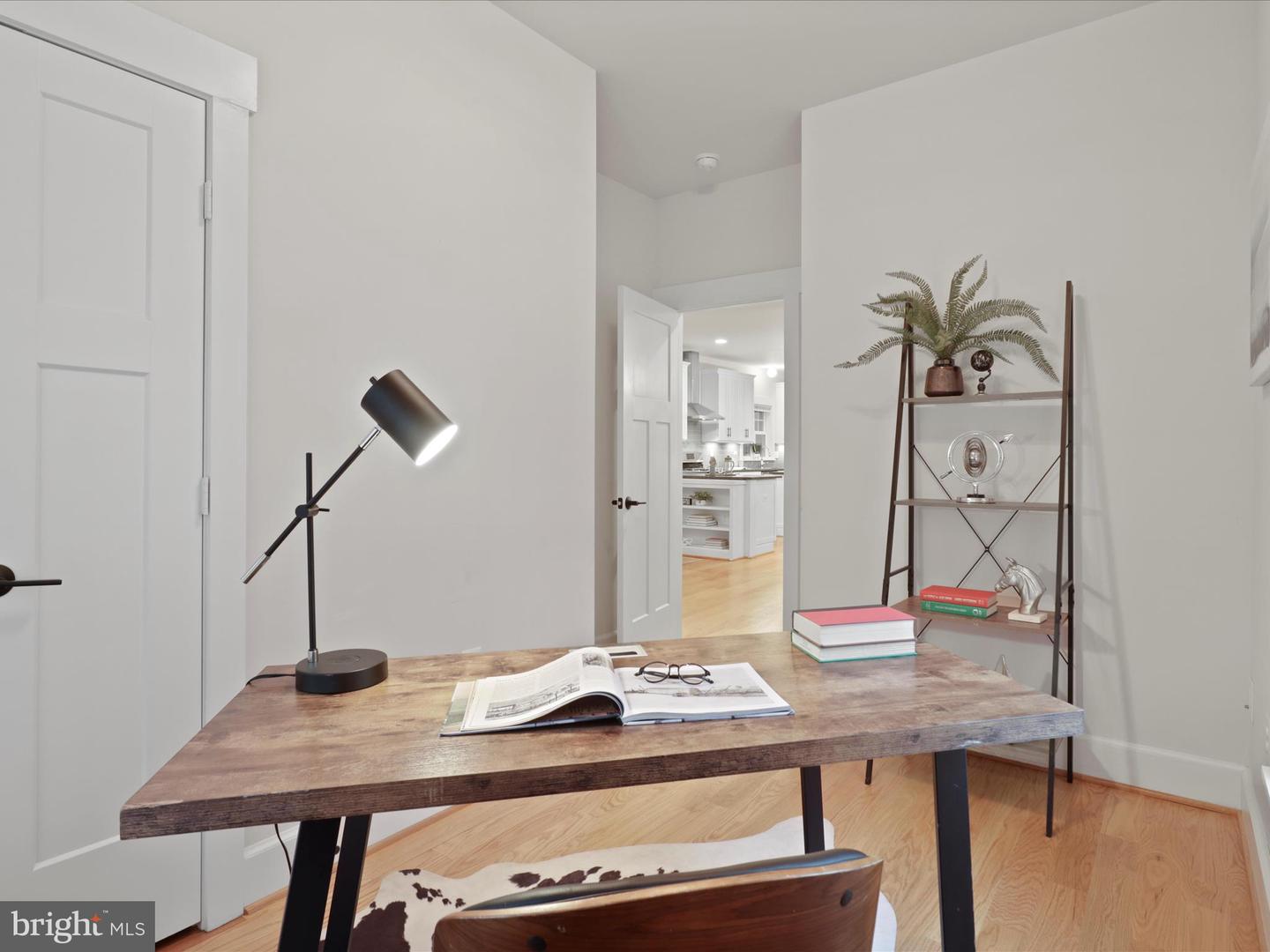 22 W DEL RAY AVE, ALEXANDRIA, Virginia 22301, 4 Bedrooms Bedrooms, ,3 BathroomsBathrooms,Residential,For sale,22 W DEL RAY AVE,VAAX2046816 MLS # VAAX2046816