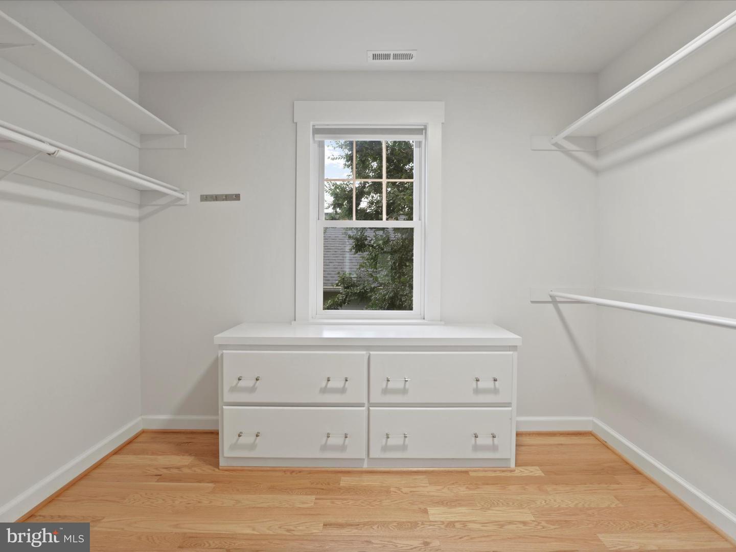 22 W DEL RAY AVE, ALEXANDRIA, Virginia 22301, 4 Bedrooms Bedrooms, ,3 BathroomsBathrooms,Residential,For sale,22 W DEL RAY AVE,VAAX2046816 MLS # VAAX2046816