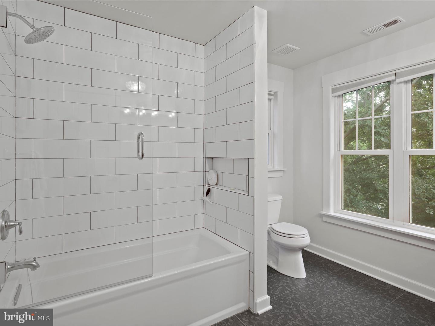 22 W DEL RAY AVE, ALEXANDRIA, Virginia 22301, 4 Bedrooms Bedrooms, ,3 BathroomsBathrooms,Residential,For sale,22 W DEL RAY AVE,VAAX2046816 MLS # VAAX2046816