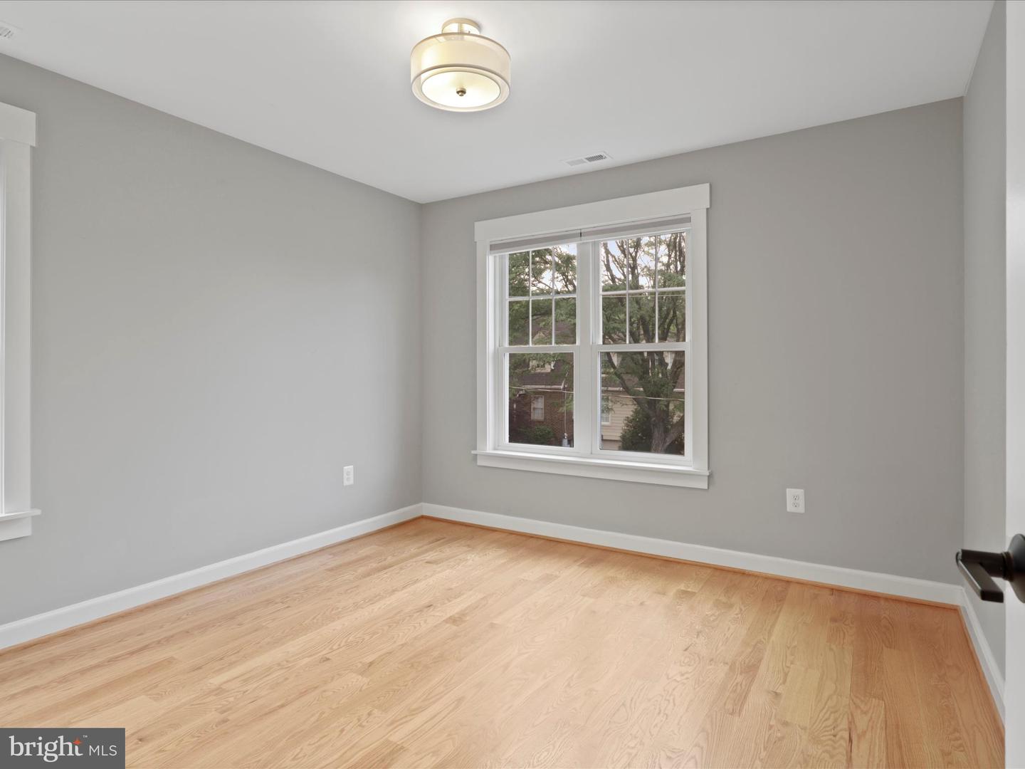 22 W DEL RAY AVE, ALEXANDRIA, Virginia 22301, 4 Bedrooms Bedrooms, ,3 BathroomsBathrooms,Residential,For sale,22 W DEL RAY AVE,VAAX2046816 MLS # VAAX2046816