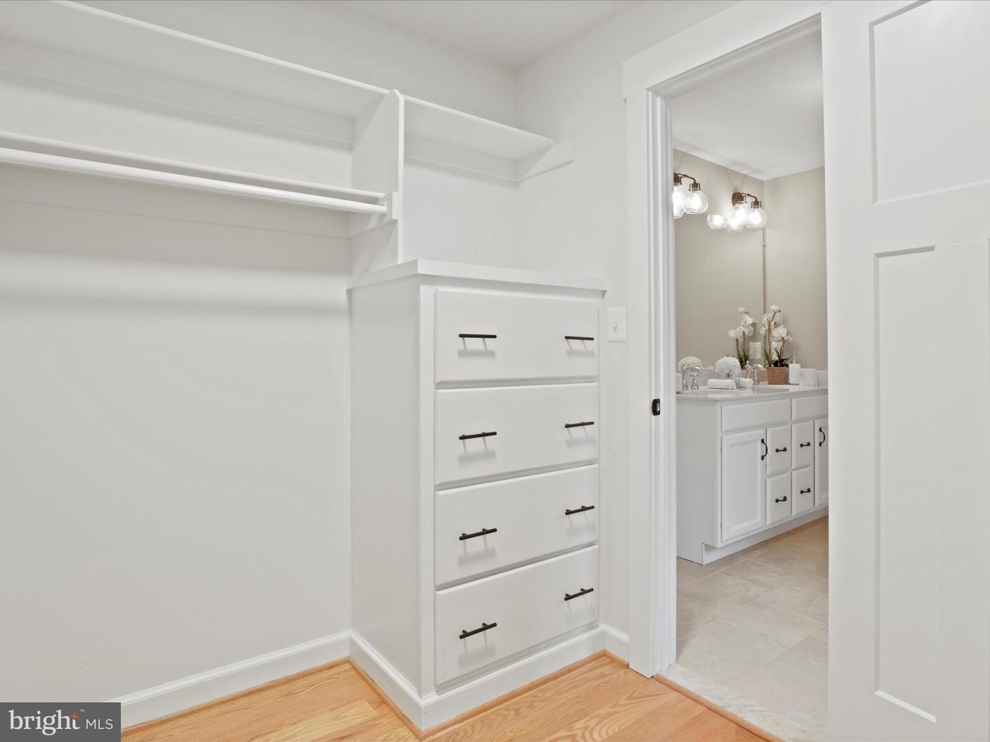 22 W DEL RAY AVE, ALEXANDRIA, Virginia 22301, 4 Bedrooms Bedrooms, ,3 BathroomsBathrooms,Residential,For sale,22 W DEL RAY AVE,VAAX2046816 MLS # VAAX2046816