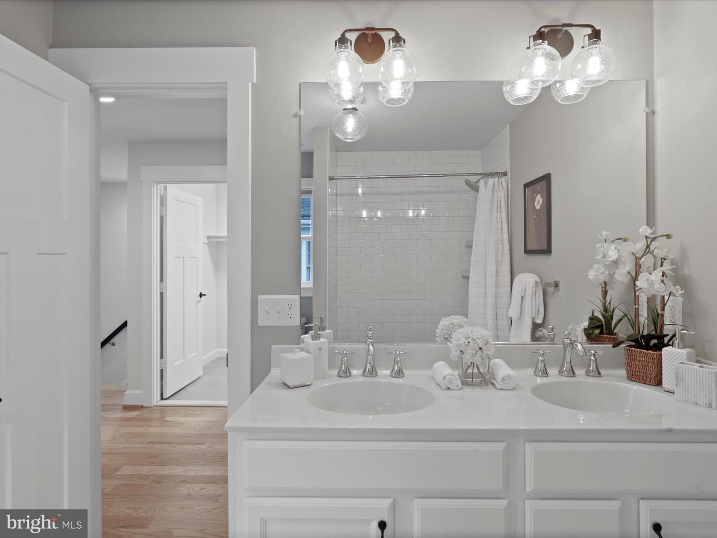 22 W DEL RAY AVE, ALEXANDRIA, Virginia 22301, 4 Bedrooms Bedrooms, ,3 BathroomsBathrooms,Residential,For sale,22 W DEL RAY AVE,VAAX2046816 MLS # VAAX2046816