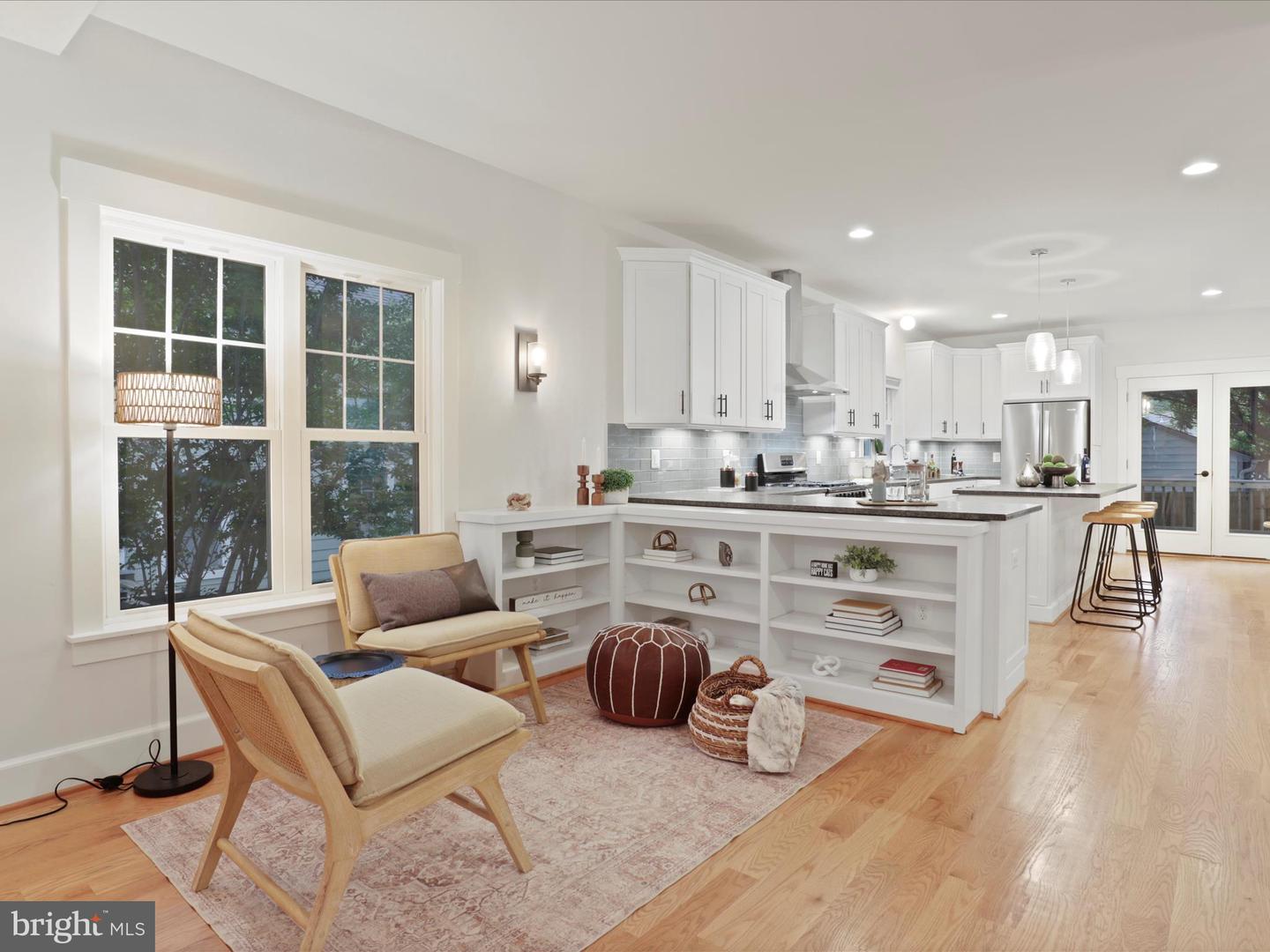 22 W DEL RAY AVE, ALEXANDRIA, Virginia 22301, 4 Bedrooms Bedrooms, ,3 BathroomsBathrooms,Residential,For sale,22 W DEL RAY AVE,VAAX2046816 MLS # VAAX2046816