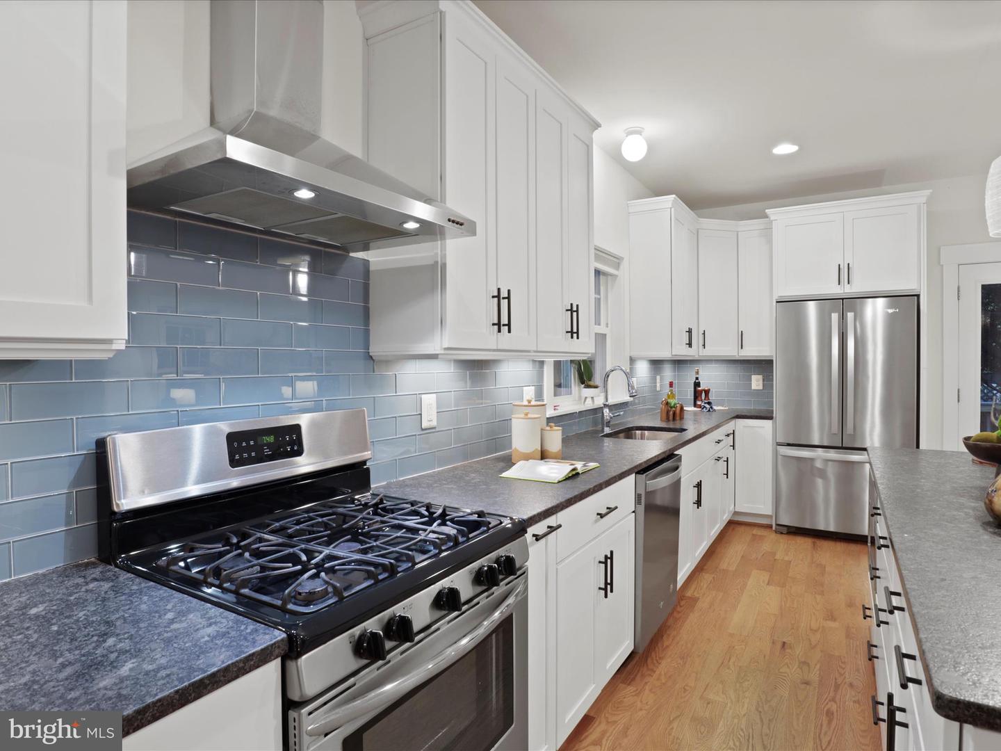 22 W DEL RAY AVE, ALEXANDRIA, Virginia 22301, 4 Bedrooms Bedrooms, ,3 BathroomsBathrooms,Residential,For sale,22 W DEL RAY AVE,VAAX2046816 MLS # VAAX2046816