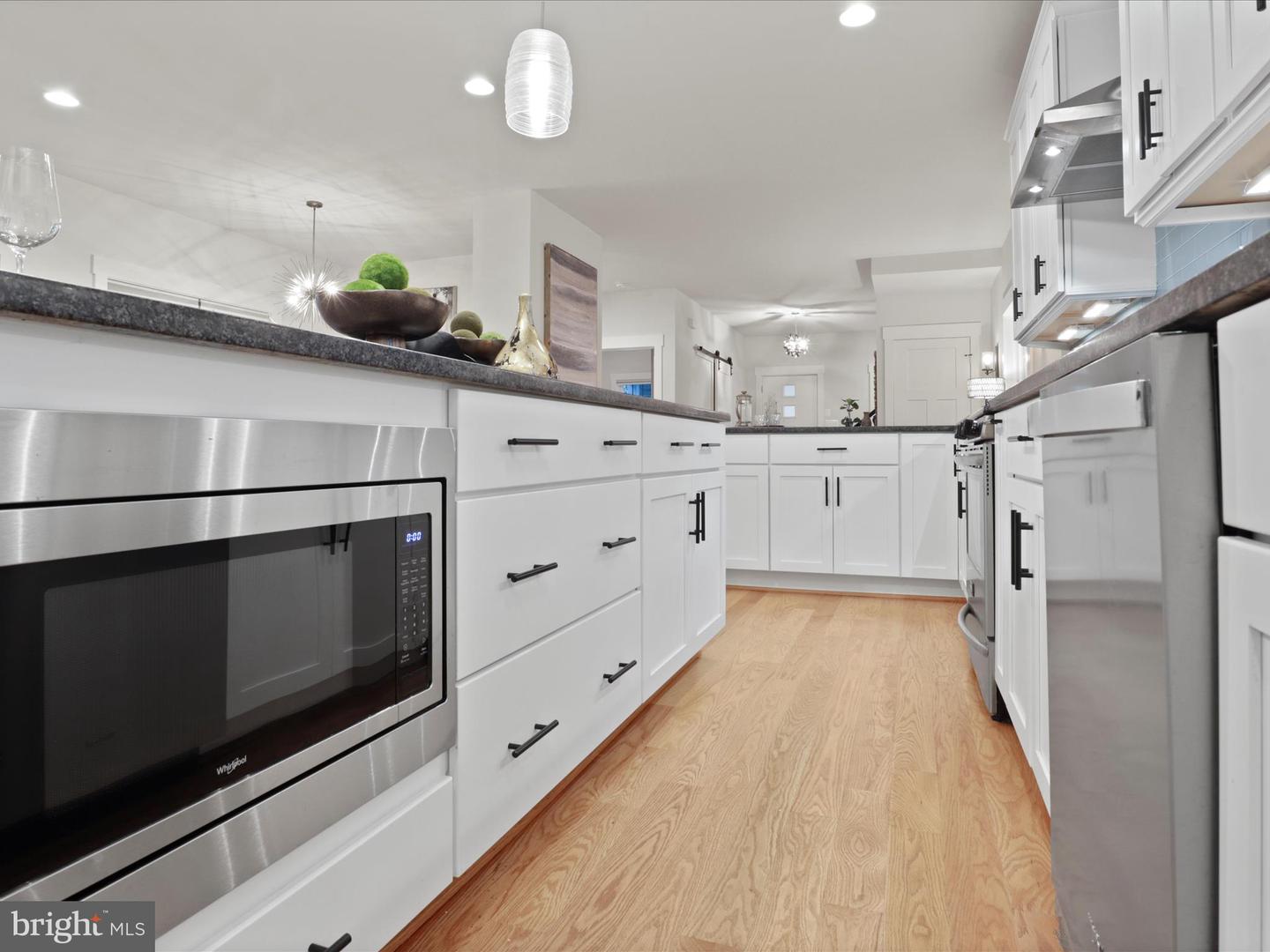 22 W DEL RAY AVE, ALEXANDRIA, Virginia 22301, 4 Bedrooms Bedrooms, ,3 BathroomsBathrooms,Residential,For sale,22 W DEL RAY AVE,VAAX2046816 MLS # VAAX2046816