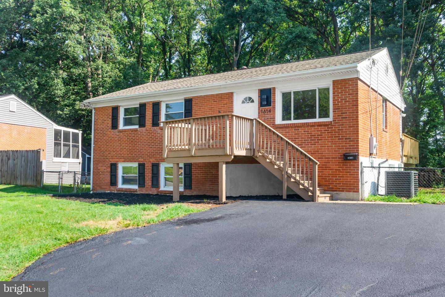 1614 MARYLAND AVE, WOODBRIDGE, Virginia 22191, 3 Bedrooms Bedrooms, 5 Rooms Rooms,2 BathroomsBathrooms,Residential,For sale,1614 MARYLAND AVE,VAPW2098318 MLS # VAPW2098318