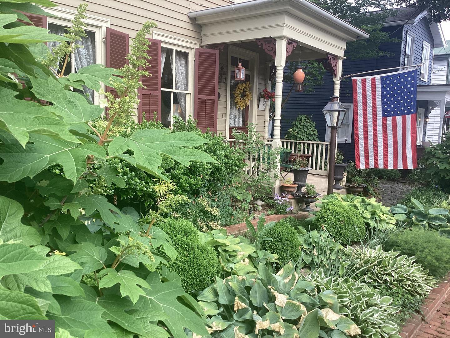 213 PRINCESS ANNE ST, FREDERICKSBURG, Virginia 22401, 3 Bedrooms Bedrooms, ,2 BathroomsBathrooms,Residential,For sale,213 PRINCESS ANNE ST,VAFB2008200 MLS # VAFB2008200
