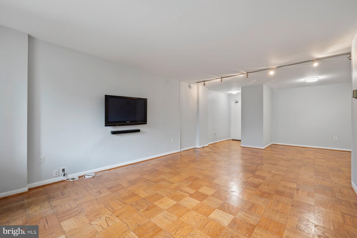 2939 VAN NESS ST NW #230, WASHINGTON, District Of Columbia 20008, 1 Bedroom Bedrooms, ,1 BathroomBathrooms,Residential,For sale,2939 VAN NESS ST NW #230,DCDC2208702 MLS # DCDC2208702