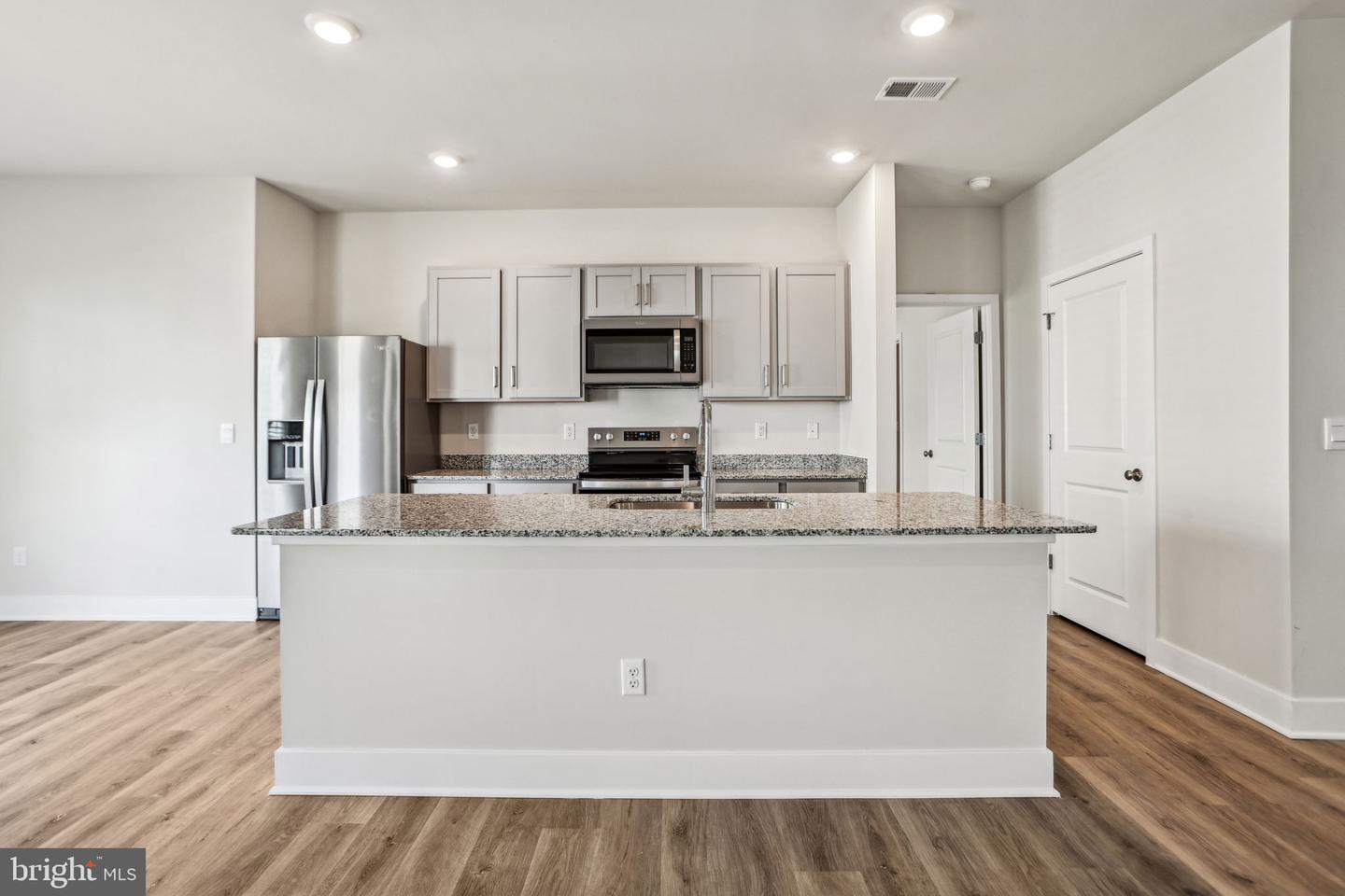 107 MASCOUTEN ST, WINCHESTER, Virginia 22602, 6 Bedrooms Bedrooms, ,4 BathroomsBathrooms,Residential,For sale,107 MASCOUTEN ST,VAFV2033694 MLS # VAFV2033694