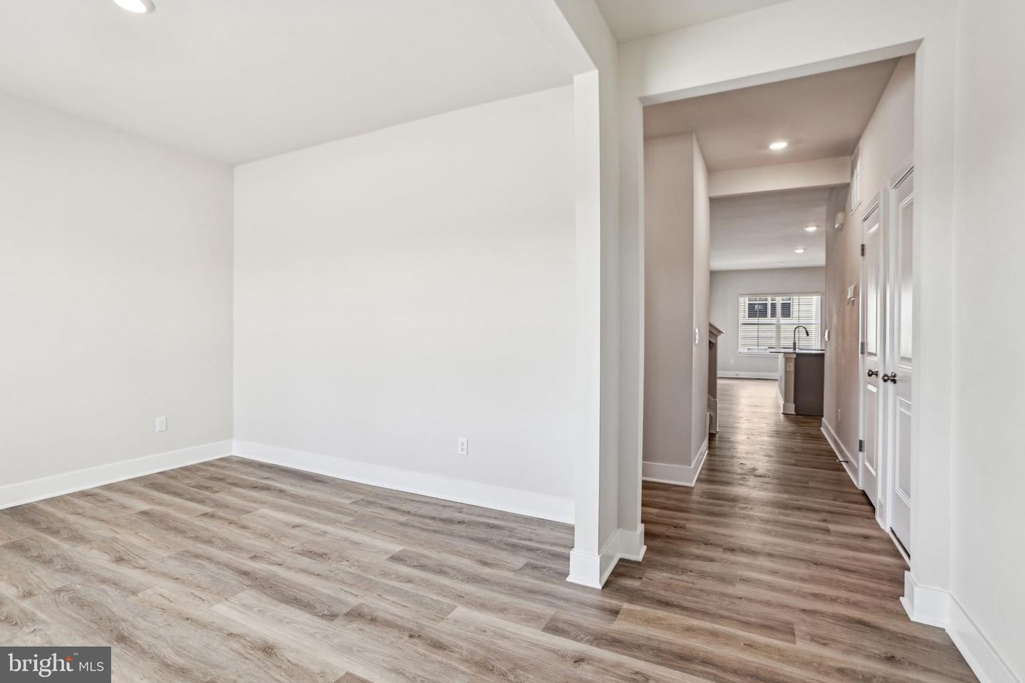 107 MASCOUTEN ST, WINCHESTER, Virginia 22602, 6 Bedrooms Bedrooms, ,4 BathroomsBathrooms,Residential,For sale,107 MASCOUTEN ST,VAFV2033694 MLS # VAFV2033694