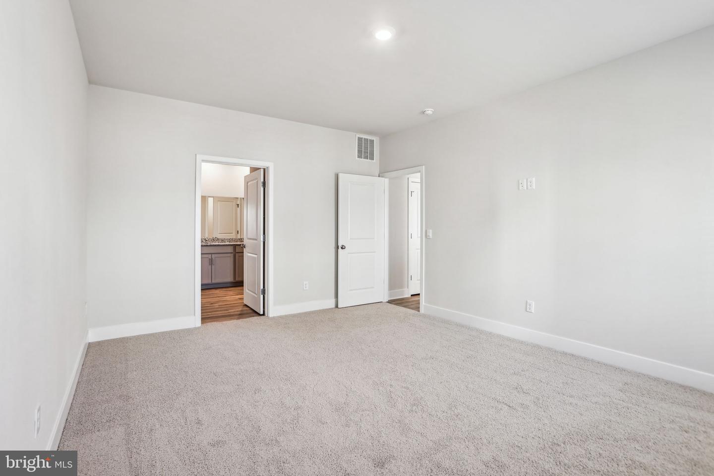 107 MASCOUTEN ST, WINCHESTER, Virginia 22602, 6 Bedrooms Bedrooms, ,4 BathroomsBathrooms,Residential,For sale,107 MASCOUTEN ST,VAFV2033694 MLS # VAFV2033694